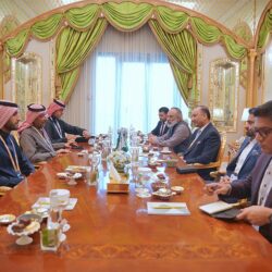 المملكة تموّل المشتقات النفطية بقيمة مليار دولار دعمًا للاقتصاد الباكستاني