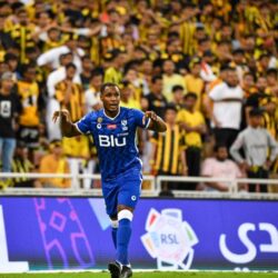 الوحدة يحول تأخره أمام الشباب إلى فوز بثنائية في دوري روشن