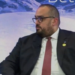 التعادل الإيجابي يحسم مواجهة التعاون والشباب في دوري روشن