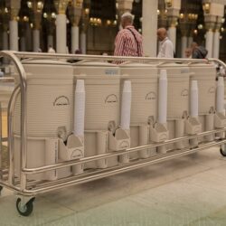 وزير الشؤون الإسلامية يستقبل المسؤول عن شؤون المسلمين في سنغافورة