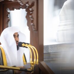 أكثر من نصف مليون مصل يؤدون صلاة الجمعة بالمسجد الحرام