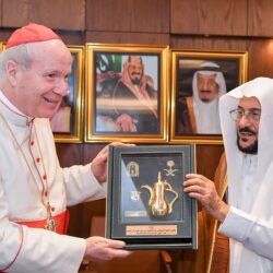 رئيس الطيران المدني يزور محطة المناولة الأرضية للشحن الجوي بمطار الملك خالد الدولي