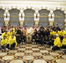 سمو أمير الباحة يزور محافظة الحجرة ويلتقي الأهالي والمسؤولين ويشهد توقيع اتفاقية تنفيذ مبادرة كرام لعلاج الأيتام