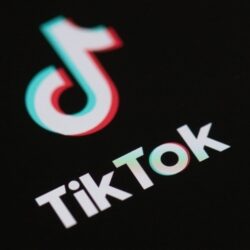 التعادل السلبي يحسم مواجهة الاتحاد والرائد في دوري روشن السعودي