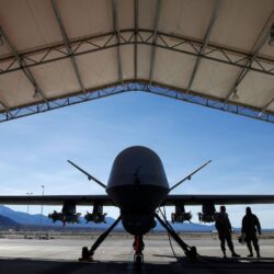 وزير النقل والخدمات اللوجستية يلتقي بعدد من رجال الأعمال ومنسوبي الغرفة التجارية في عسير