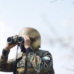 القبض على مخالف لنظام الإقامة لانتحاله صفة غير صحيحة وسرقة مركبة والتزوير