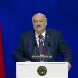 خطيب المسجد الحرام : اغتنِمُوا ما تبقَّى من شهرِكم بأفعالِ الخير