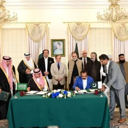 نائب وزير الداخلية يعقد جلسة مباحثات مع وزير مكافحة المخدرات الباكستاني