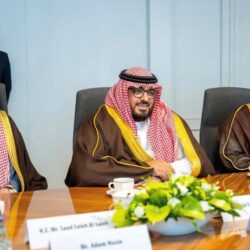 بنحو 5 آلاف فيلا.. “الحقيل” يتفقد مشروع مدينة الورود بالطائف