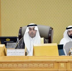 رئيس هيئة الأمر بالمعروف بجدة يسلم معالي أمين المحافظة درعاً تذكارياً نظير تفعيل حملات الرئاسة التوعوية