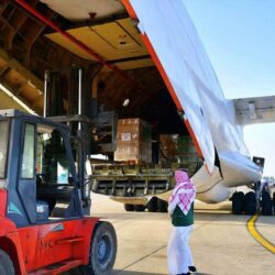 رائدا الفضاء السعوديان “علي القرني” و”ريانة برناوي” يعبران عن سعادتهما بالوصول للفضاء – فيديو