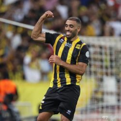 الهلال يفوز على الرائد بثلاثية.. وعطيف يسجل في ظهوره الأخير