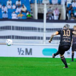 ضمك يفوز على الوحدة بثنائية في الدوري