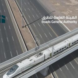 في أجواء إيمانية وخدمات متكاملة .. جموع المصلين يؤدون صلاة الجمعة بالمسجد الحرام