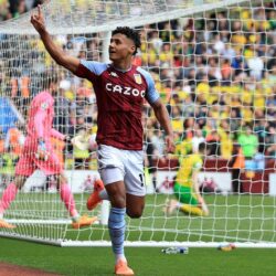 إيلون ماسك يكشف سبب تغيير اسم تويتر إلى X