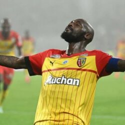 المرور السعودي: غرامة مالية لعدم إعطاء أفضلية المرور للمشاة في المسارات المخصصة