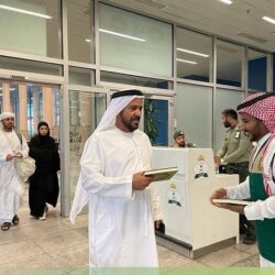 مدير عام الجوازات يقف على إنهاء إجراءات ضيوف الرحمن المغادرين عبر ميناء جدة الإسلامي