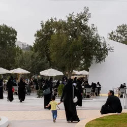 “البيئة” تحثّ على تعزيز مبدأ الرفق بالحيوان وتطبيق الحماية من ارتفاع الحرارة