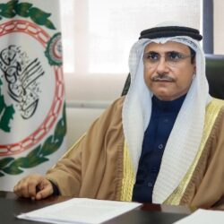 بأيدٍ سعودية محترفة .. تصنع كسوة الكعبة المشرفة بخيوط من الحرير والذهب والفضة