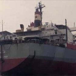 مركز الملك سلمان للإغاثة يوزع 1,000 حقيبة مدرسية في إقليم توجدير بالصومال