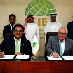 “السديس” يؤكد على أهمية استشعار دور الأسرة لخلق بيئة تعليمية ناجحة للطلاب