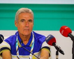 فيديو| طبيبة تكشف عن تأثيرات شرب الكركديه على الصحة .. وهذه الفئات يجب أن تستشير الطبيب قبل تناوله