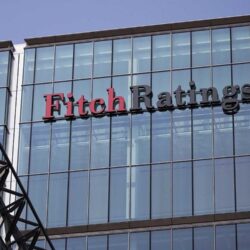 وكيل وزارة الداخلية للشؤون العسكرية يتفقد أعمال لجان القبول والتسجيل للمتقدمين على دورة تأهيل الضباط الجامعيين الـ(53)