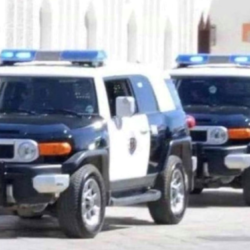 “المرور” يوضح 5 حالات يلتزم فيها قائد المركبة الجانب الأيمن للطريق