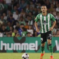 نائب أمير مكة يتوج أبطال ختام مهرجان ولي العهد