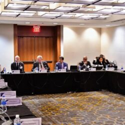 الشباب ينهي عقد المدرب “كايزر” ويكلف الأرجنتيني” خوان براون”