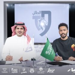 سمو ولي العهد يصل إلى سلطنة عمان في زيارة خاصة