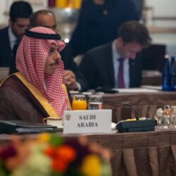 اللجنة الأمنية بإمارة الرياض تضبط بدلًا ورتبًا عسكرية في محلات تجارية مخالفة