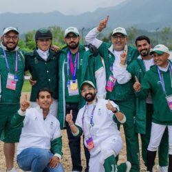 وزير الاتصالات وتقنية المعلومات يناقش مع قادة كُبرى الشركات الكورية تعزيز التعاون في مجالات الاقتصاد الرقمي وصناعة الفضاء والابتكار