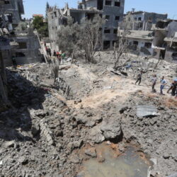 سمو وزير الخارجية يتلقى اتصالاً هاتفياً من وزير الخارجية البريطاني