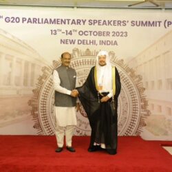 مركز الملك سلمان للإغاثة يسلّم وزارة الصحة اليمنية مستلزمات وأجهزة طبية لمستشفى التخصصي لأمراض وجراحة القلب بسيئون