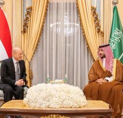 سمو ولي العهد يتلقى اتصالاً هاتفياً من رئيس الوزراء اليوناني