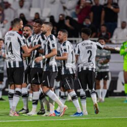 الأهلي يجتاز الوحدة بثلاثية