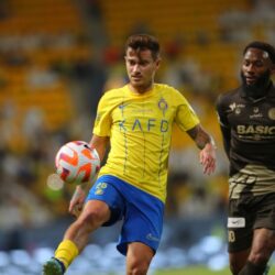 رئيس جمهورية كوريا يصل الرياض وفي مقدمة مستقبليه نائب أمير المنطقة