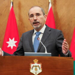 رئيس الوزراء بجزر الباهاما يصل الرياض وفي مقدمة مستقبليه نائب أمير المنطقة