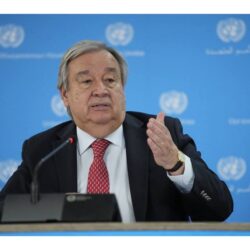 سمو وزير الدفاع يلتقي وزير الخارجية الأمريكي