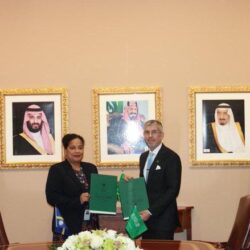 الخليج يتخطى الطائي بثلاثية