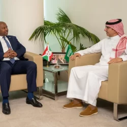 تقويم التعليم توقع اتفاقية تجديد الاعتماد المؤسسي واعتماد برنامجي لجامعة رياض العلم