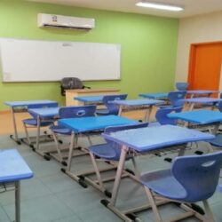 السفير نقلي يستقبل وفداً من الطلاب الدارسين بمصر