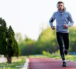 خادم الحرمين الشريفين يتلقى التعازي من القيادة الكويتية في وفاة الأمير ممدوح بن عبدالعزيز آل سعود