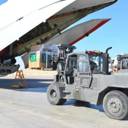 وزير الصناعة والثروة المعدنية يجتمع بعدد من الشركات في كوريا