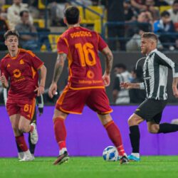 وزير التجارة يدشّن “منتدى مكة للحلال” ويكرّم الجهات المشاركة