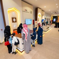 تدشين كتاب “الشعر الشعبي في عسير” بمهرجان الكُتّاب والقرّاء