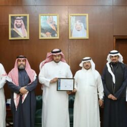 استقرار  أسعار الذهب بالتزامن مع تراجع الدولار