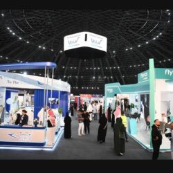 إقبال كثيف على جناح “إثراء” المشارك بمعرض القاهرة الدولي للكتاب