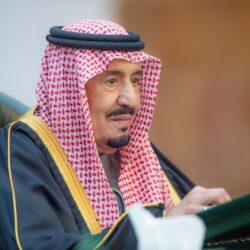 زوار مهرجان الكُتاب والقُراء يشاركون في تحدي لهجات عسير